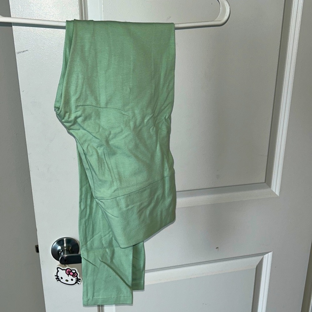 Light green leggings